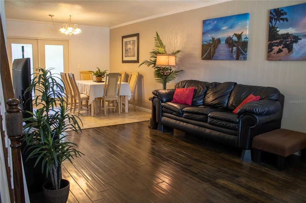 En Venta: $199,900 (4 camas, 2 baños, 1730 Pies cuadrados)