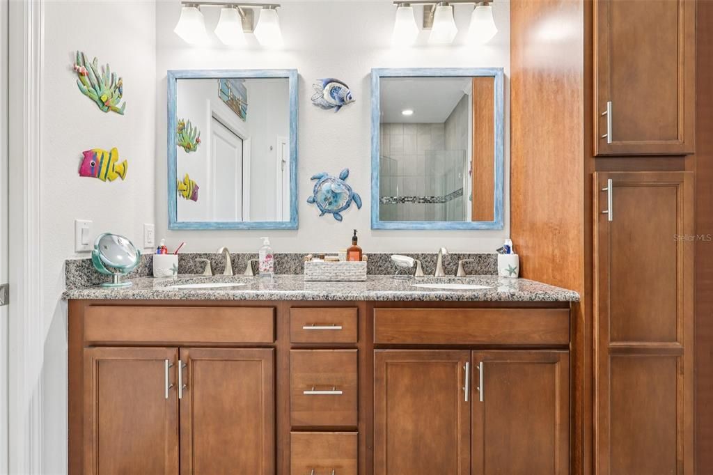 На продажу: $549,900 (2 спален, 2 ванн, 1563 Квадратных фут)