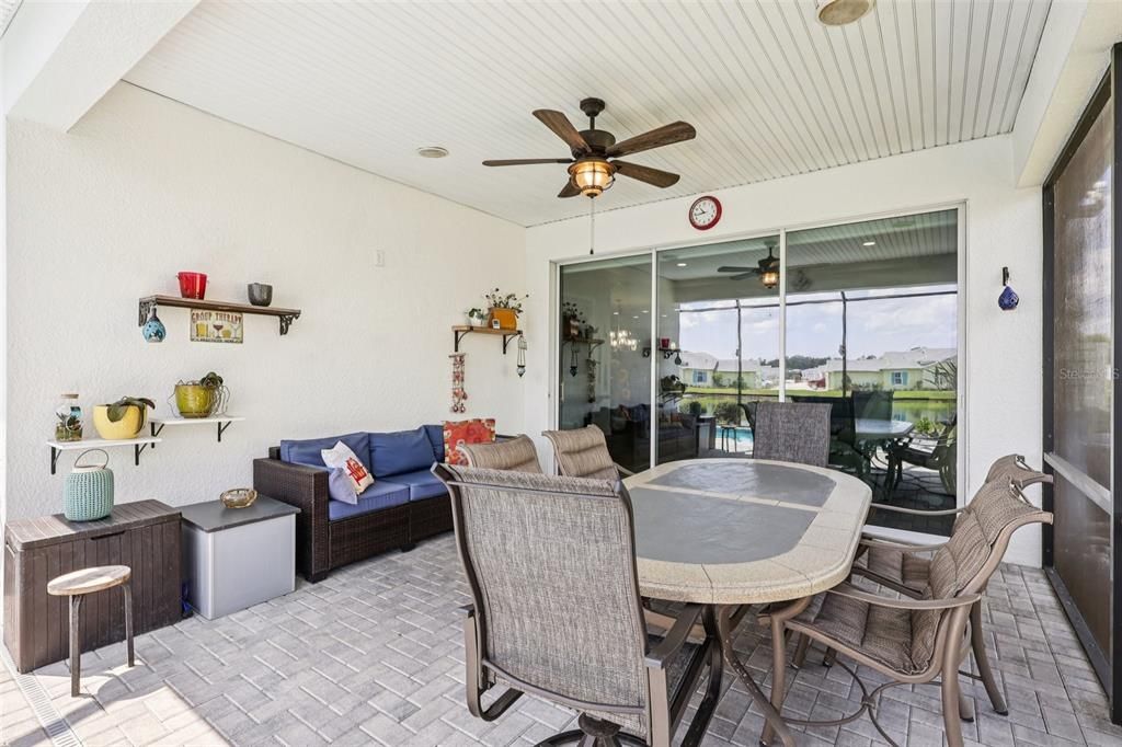 На продажу: $549,900 (2 спален, 2 ванн, 1563 Квадратных фут)