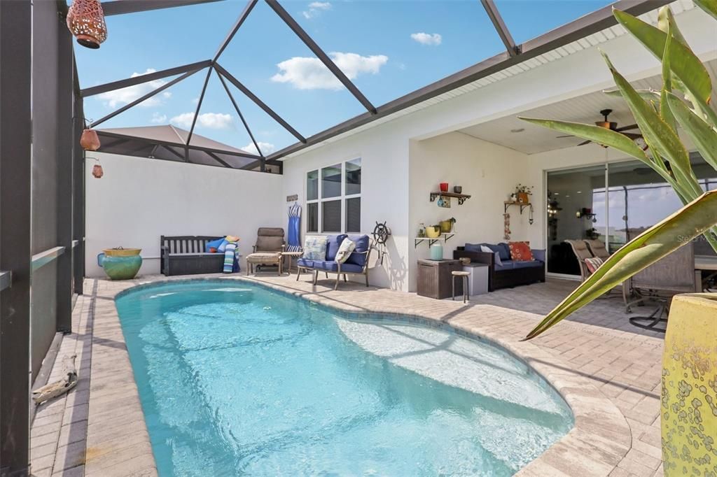 На продажу: $549,900 (2 спален, 2 ванн, 1563 Квадратных фут)