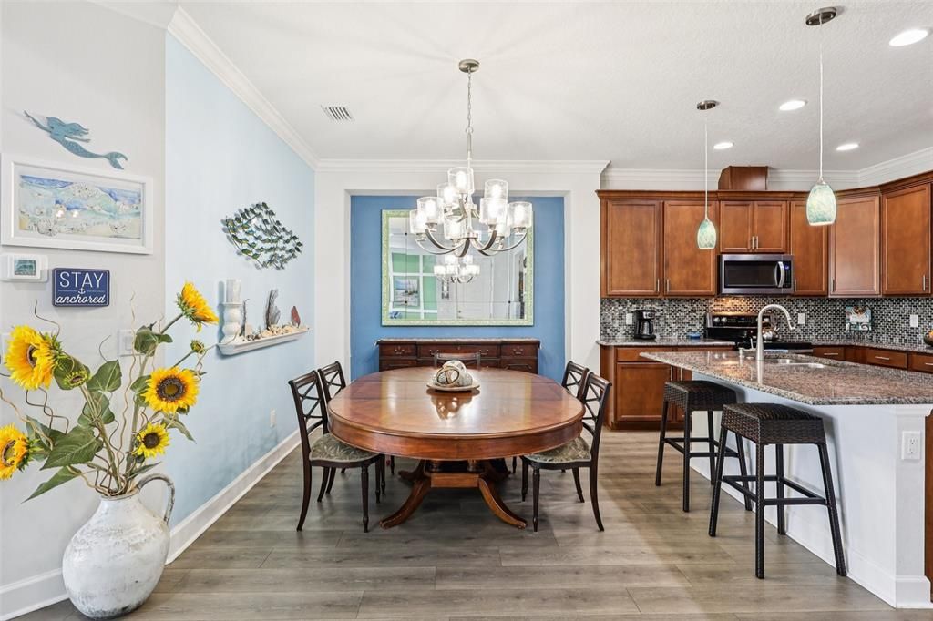 На продажу: $549,900 (2 спален, 2 ванн, 1563 Квадратных фут)