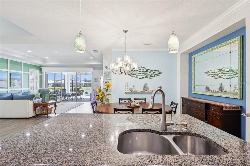 На продажу: $549,900 (2 спален, 2 ванн, 1563 Квадратных фут)