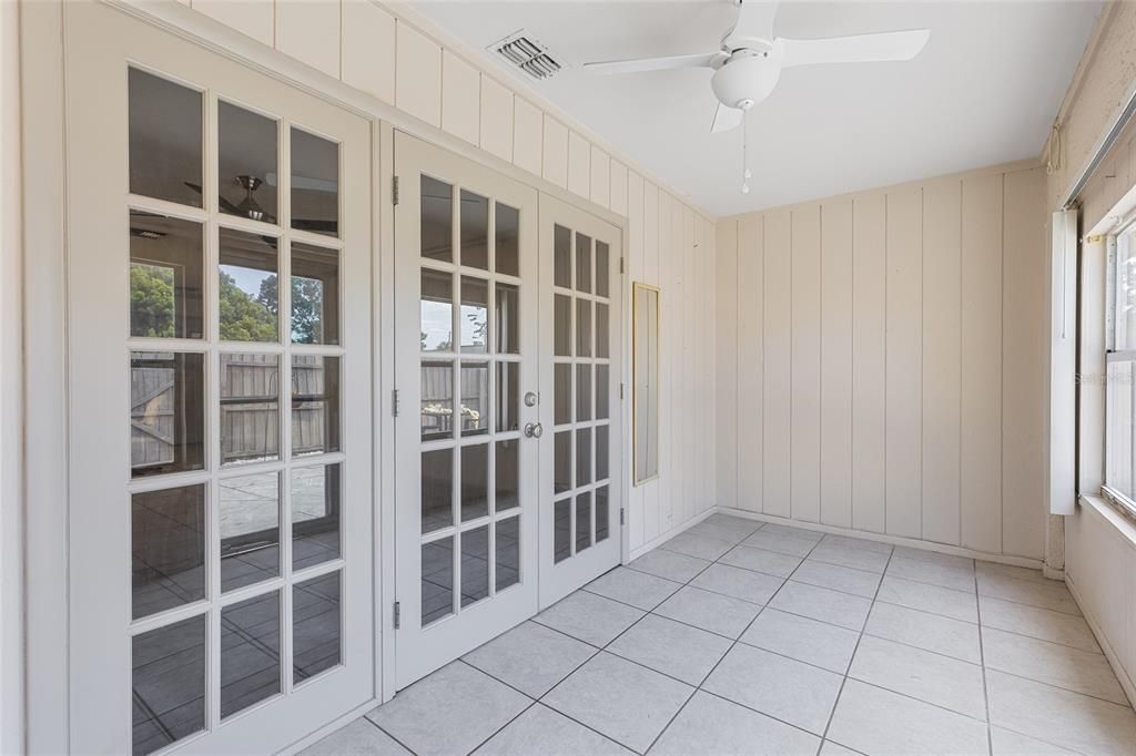 合同活跃: $195,000 (2 贝兹, 2 浴室, 1097 平方英尺)