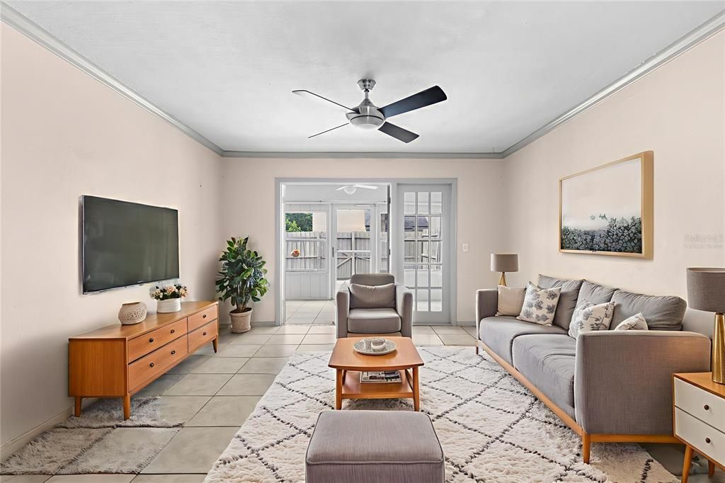 合同活跃: $195,000 (2 贝兹, 2 浴室, 1097 平方英尺)