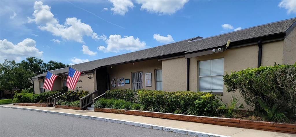 合同活跃: $195,000 (2 贝兹, 2 浴室, 1097 平方英尺)