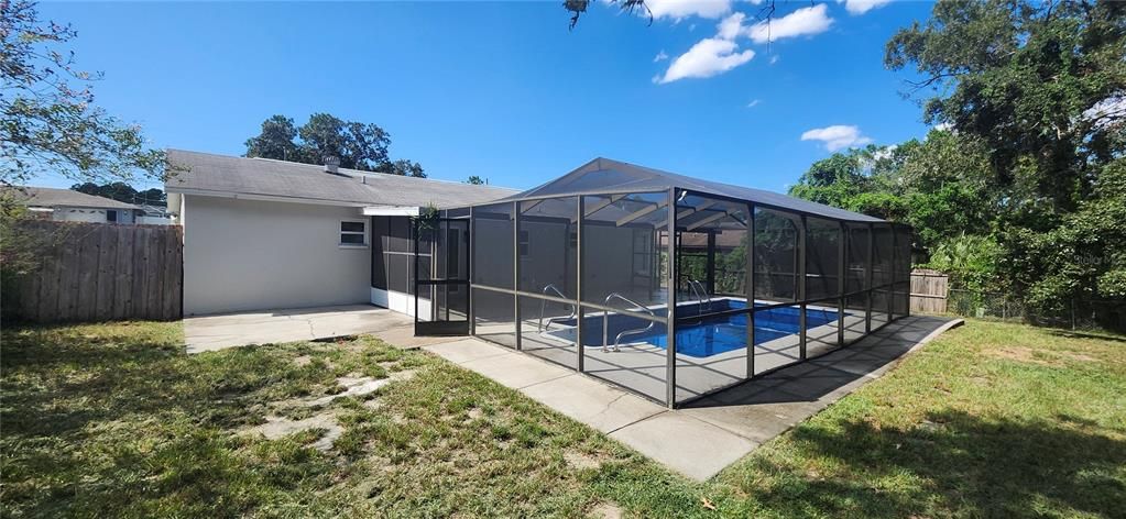 Active With Contract: $281,000 (3 beds, 2 baths, 1488 Square Feet)