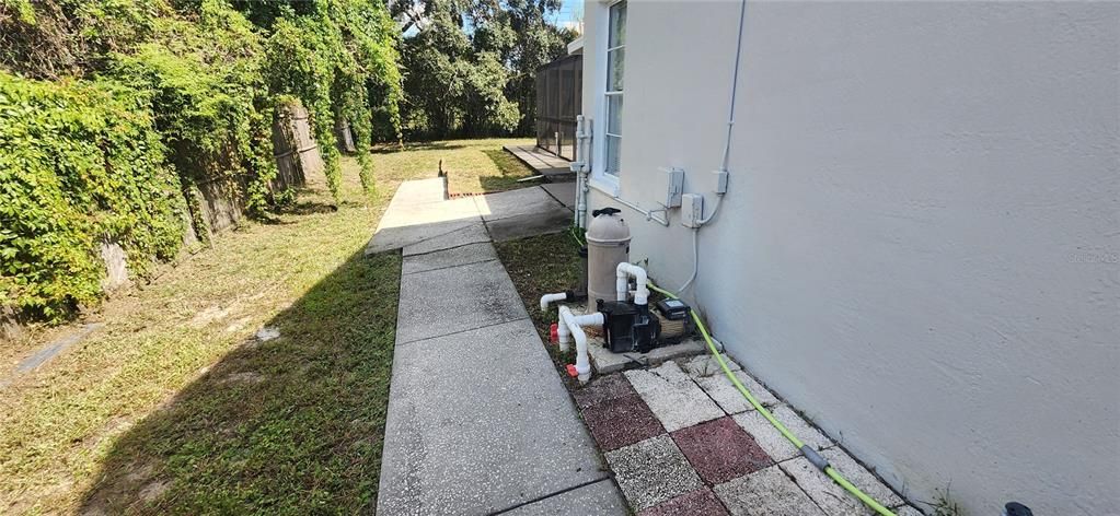 Active With Contract: $281,000 (3 beds, 2 baths, 1488 Square Feet)