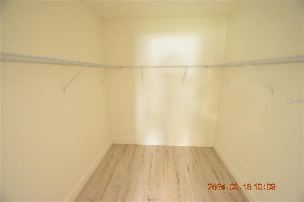 Active With Contract: $281,000 (3 beds, 2 baths, 1488 Square Feet)