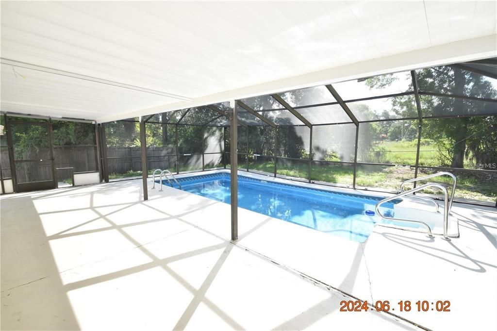 Active With Contract: $281,000 (3 beds, 2 baths, 1488 Square Feet)