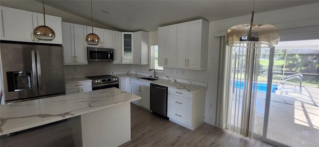 Active With Contract: $281,000 (3 beds, 2 baths, 1488 Square Feet)