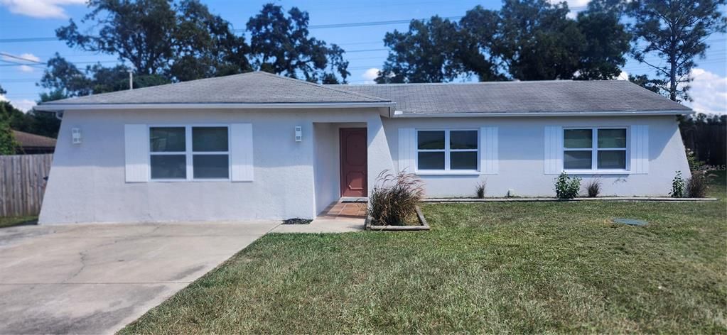 Active With Contract: $281,000 (3 beds, 2 baths, 1488 Square Feet)