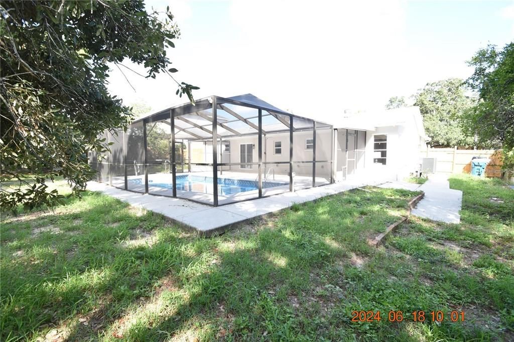 Active With Contract: $281,000 (3 beds, 2 baths, 1488 Square Feet)