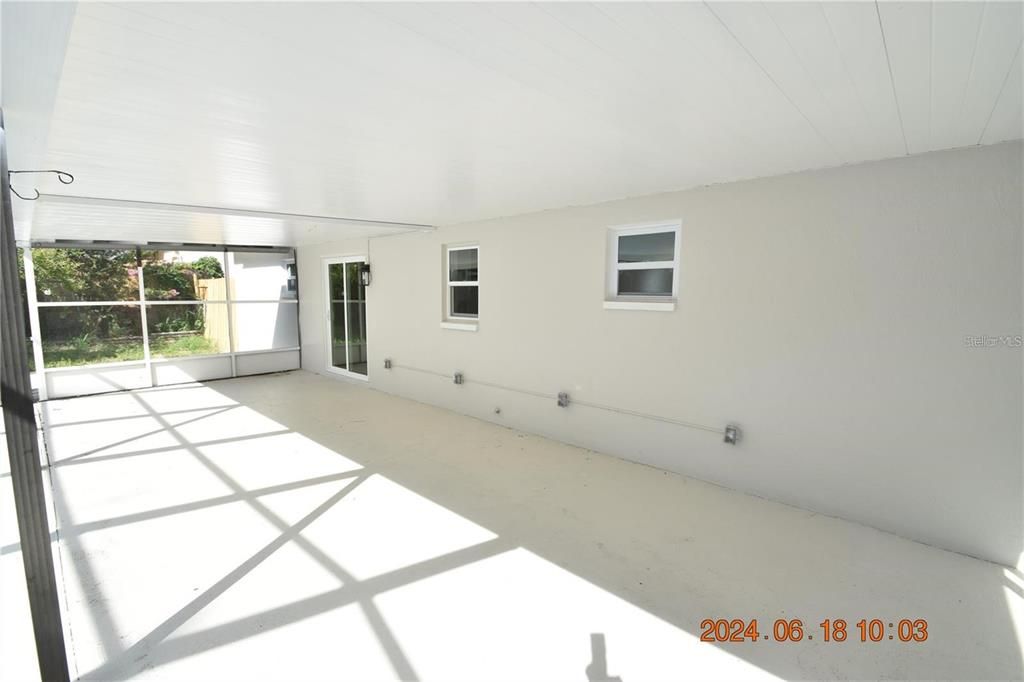 Active With Contract: $281,000 (3 beds, 2 baths, 1488 Square Feet)