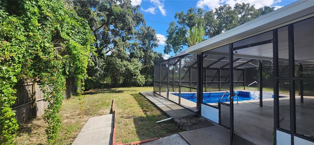 Active With Contract: $281,000 (3 beds, 2 baths, 1488 Square Feet)