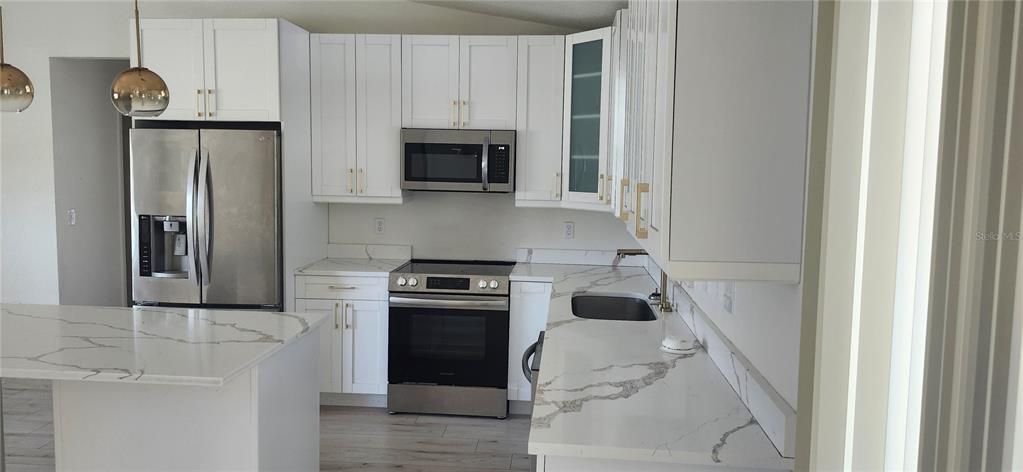 Active With Contract: $281,000 (3 beds, 2 baths, 1488 Square Feet)