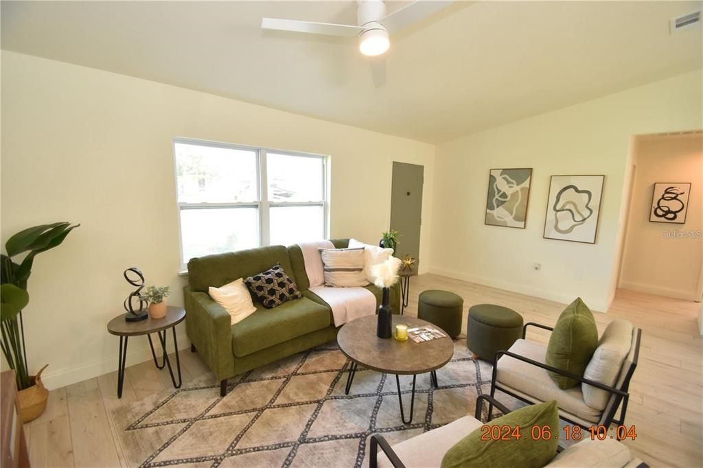 Active With Contract: $281,000 (3 beds, 2 baths, 1488 Square Feet)