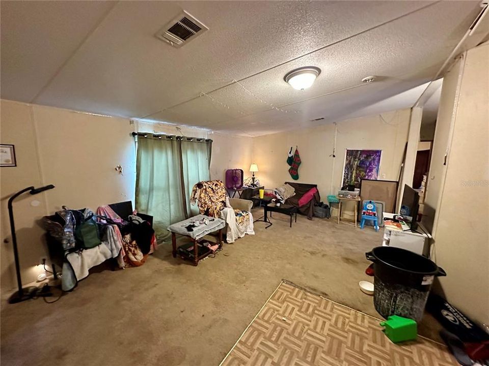 For Sale: $84,950 (2 beds, 2 baths, 1100 Square Feet)