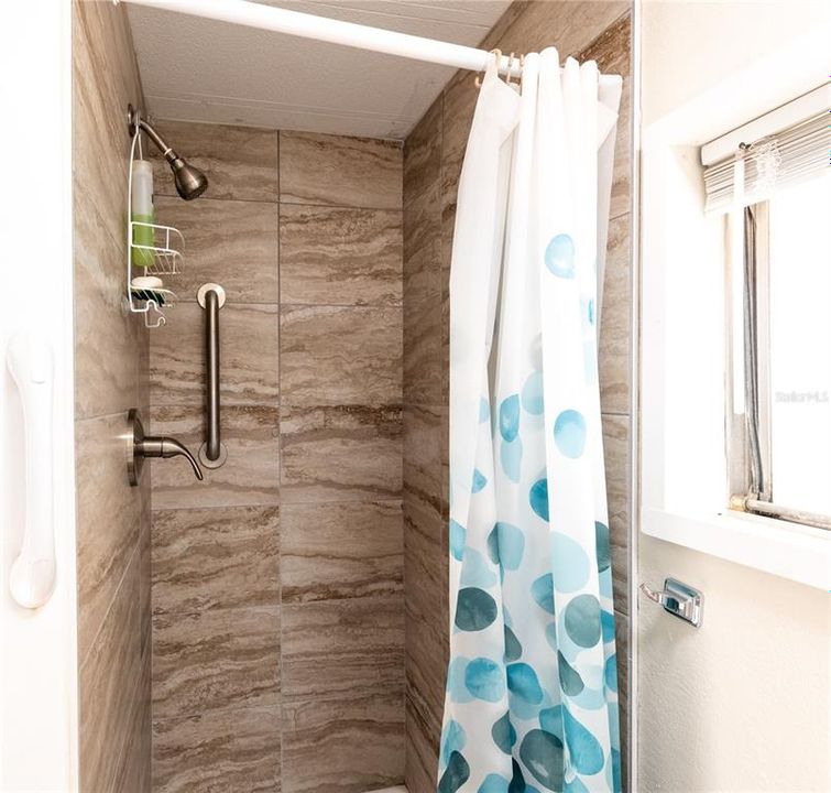 For Sale: $114,999 (2 beds, 2 baths, 960 Square Feet)