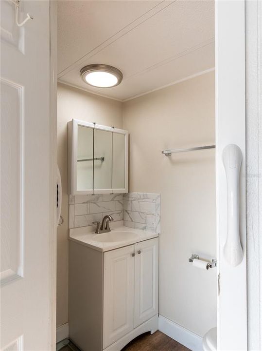 For Sale: $114,999 (2 beds, 2 baths, 960 Square Feet)