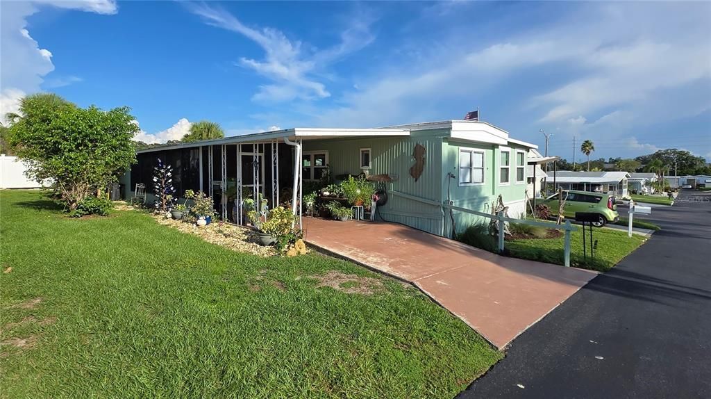 For Sale: $114,999 (2 beds, 2 baths, 960 Square Feet)