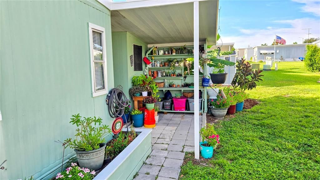 For Sale: $114,999 (2 beds, 2 baths, 960 Square Feet)