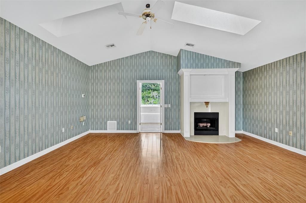 For Sale: $750,000 (4 beds, 3 baths, 2868 Square Feet)