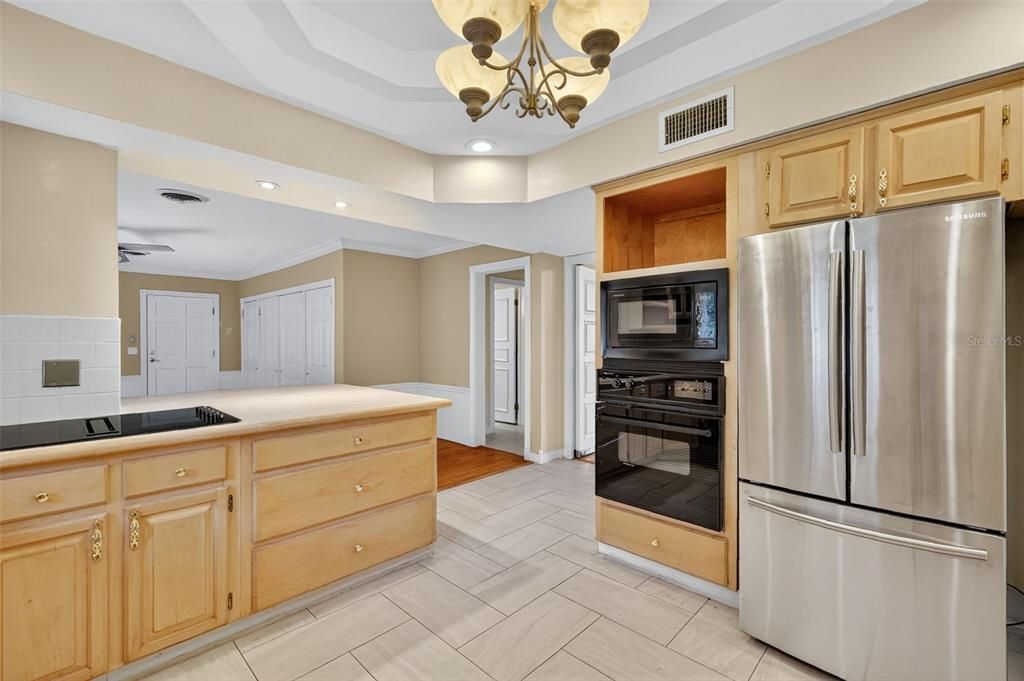 For Sale: $750,000 (4 beds, 3 baths, 2868 Square Feet)