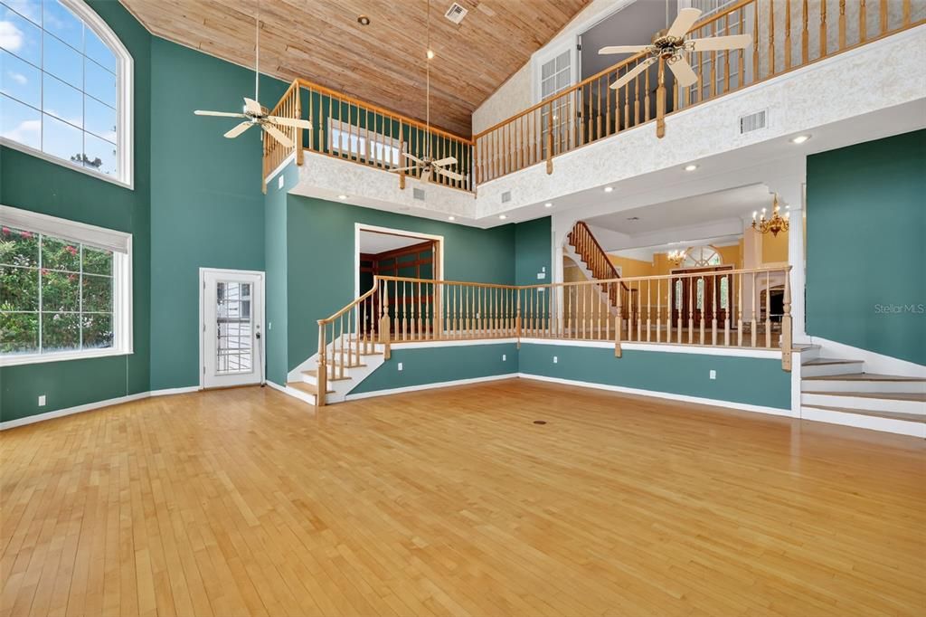 For Sale: $750,000 (4 beds, 3 baths, 2868 Square Feet)