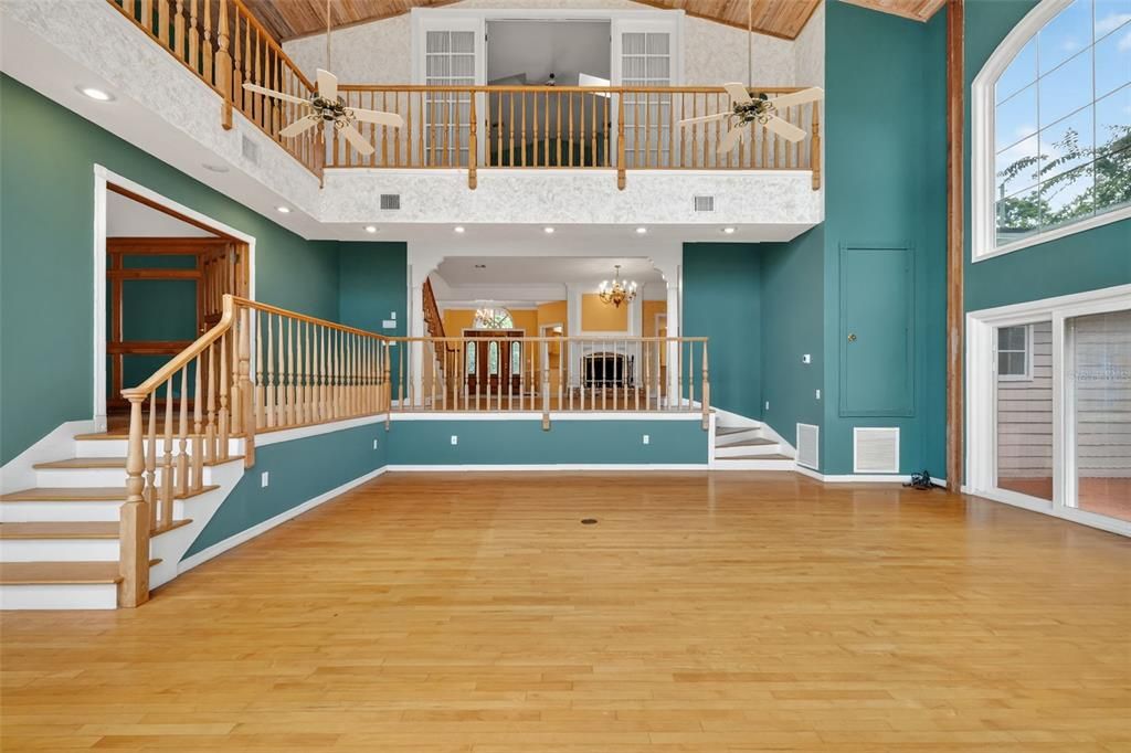 For Sale: $750,000 (4 beds, 3 baths, 2868 Square Feet)