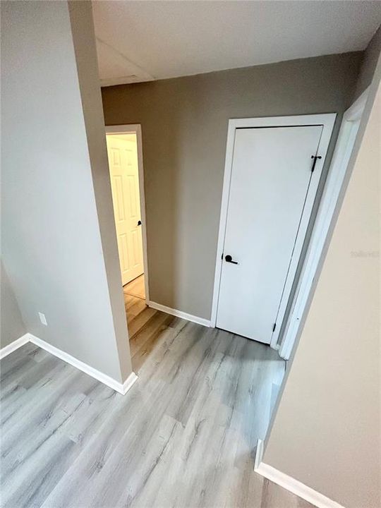 待售: $205,000 (4 贝兹, 2 浴室, 1911 平方英尺)