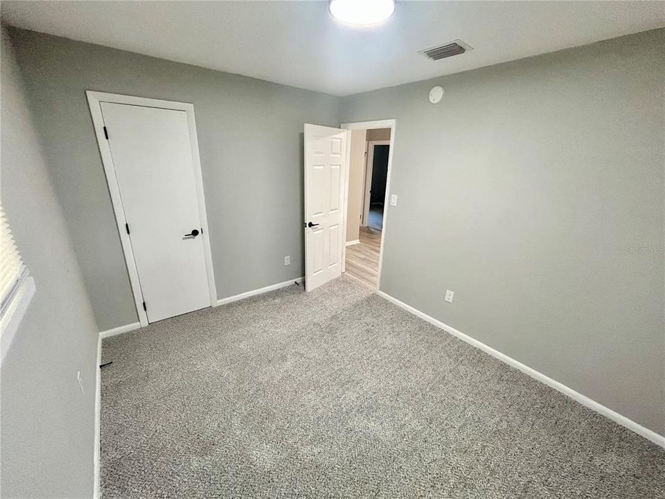 待售: $205,000 (4 贝兹, 2 浴室, 1911 平方英尺)