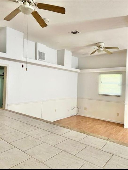 待售: $205,000 (4 贝兹, 2 浴室, 1911 平方英尺)