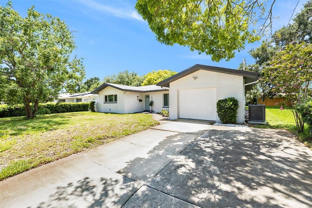 Recently Sold: $433,000 (2 beds, 2 baths, 1295 Square Feet)