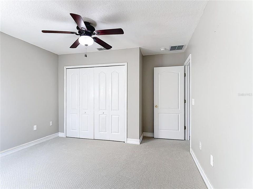 合同活跃: $419,714 (4 贝兹, 2 浴室, 2382 平方英尺)