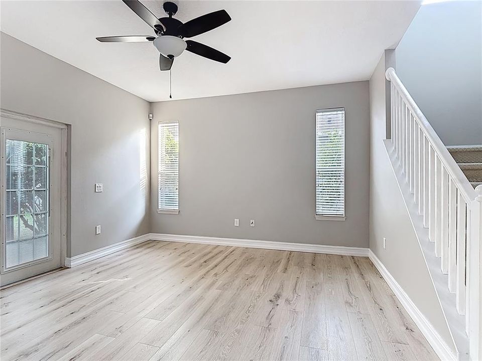 合同活跃: $419,714 (4 贝兹, 2 浴室, 2382 平方英尺)