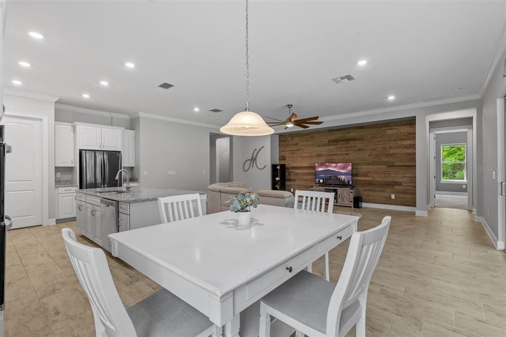 En Venta: $950,000 (3 camas, 2 baños, 2547 Pies cuadrados)