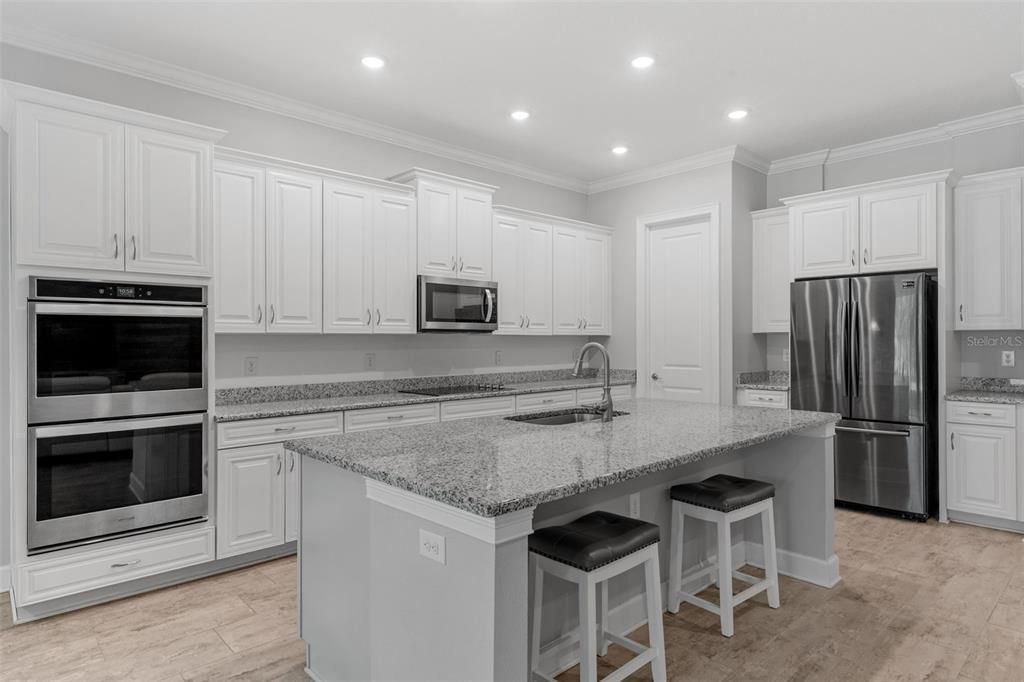 En Venta: $950,000 (3 camas, 2 baños, 2547 Pies cuadrados)