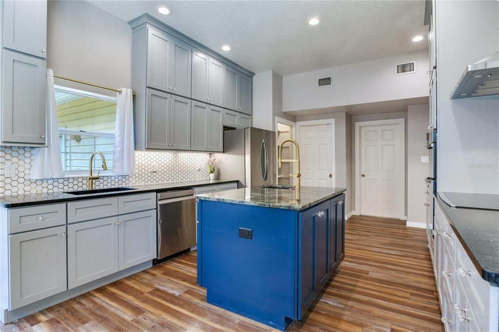 For Sale: $1,050,000 (4 beds, 3 baths, 2802 Square Feet)