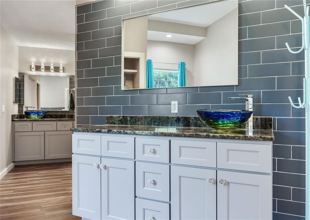 For Sale: $1,050,000 (4 beds, 3 baths, 2802 Square Feet)