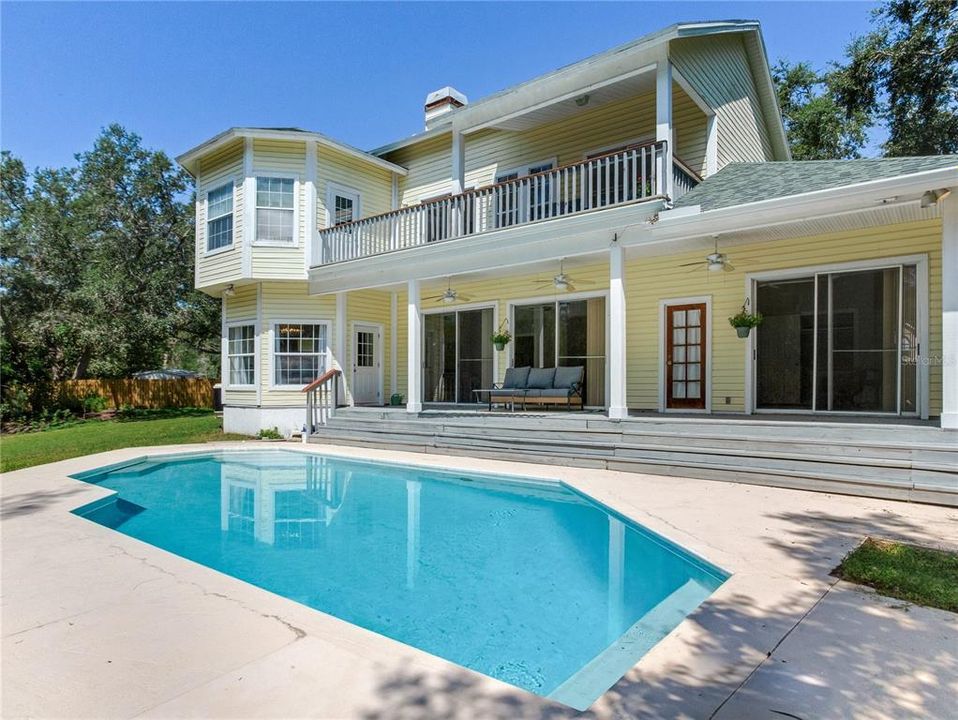 For Sale: $1,050,000 (4 beds, 3 baths, 2802 Square Feet)