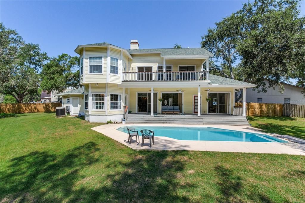 For Sale: $1,050,000 (4 beds, 3 baths, 2802 Square Feet)