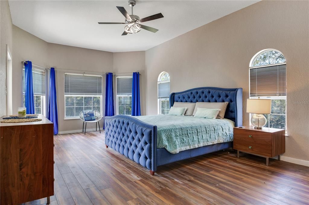 For Sale: $1,050,000 (4 beds, 3 baths, 2802 Square Feet)