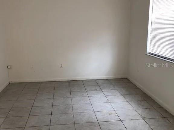 For Rent: $1,400 (2 beds, 1 baths, 928 Square Feet)