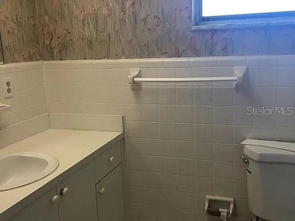 For Rent: $1,400 (2 beds, 1 baths, 928 Square Feet)