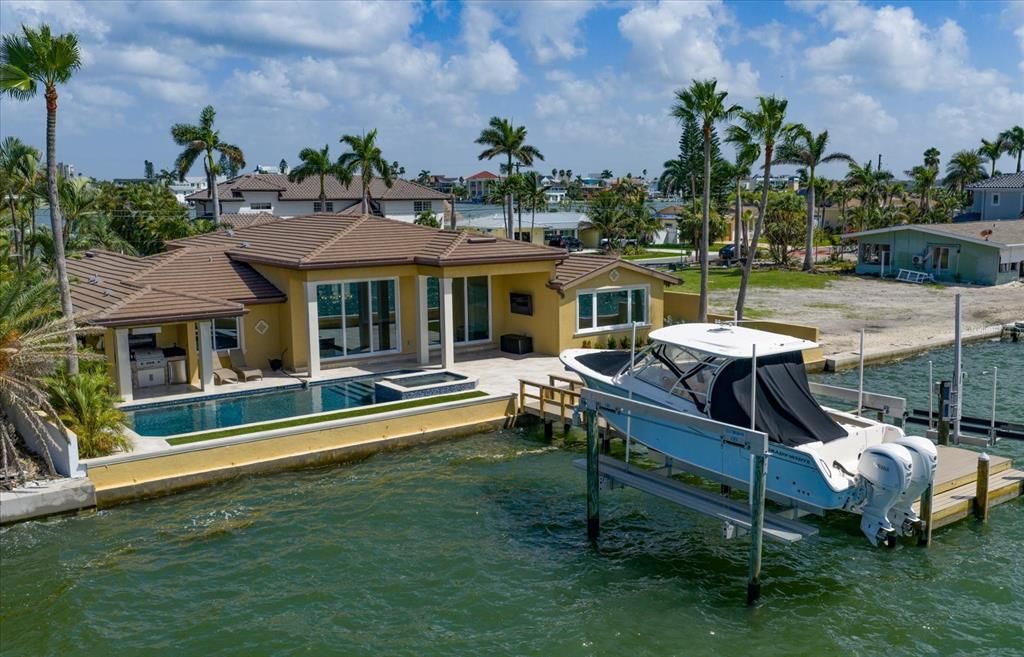 Activo con contrato: $2,475,000 (5 camas, 4 baños, 2993 Pies cuadrados)