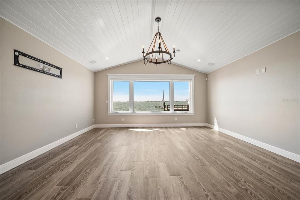 Activo con contrato: $2,475,000 (5 camas, 4 baños, 2993 Pies cuadrados)