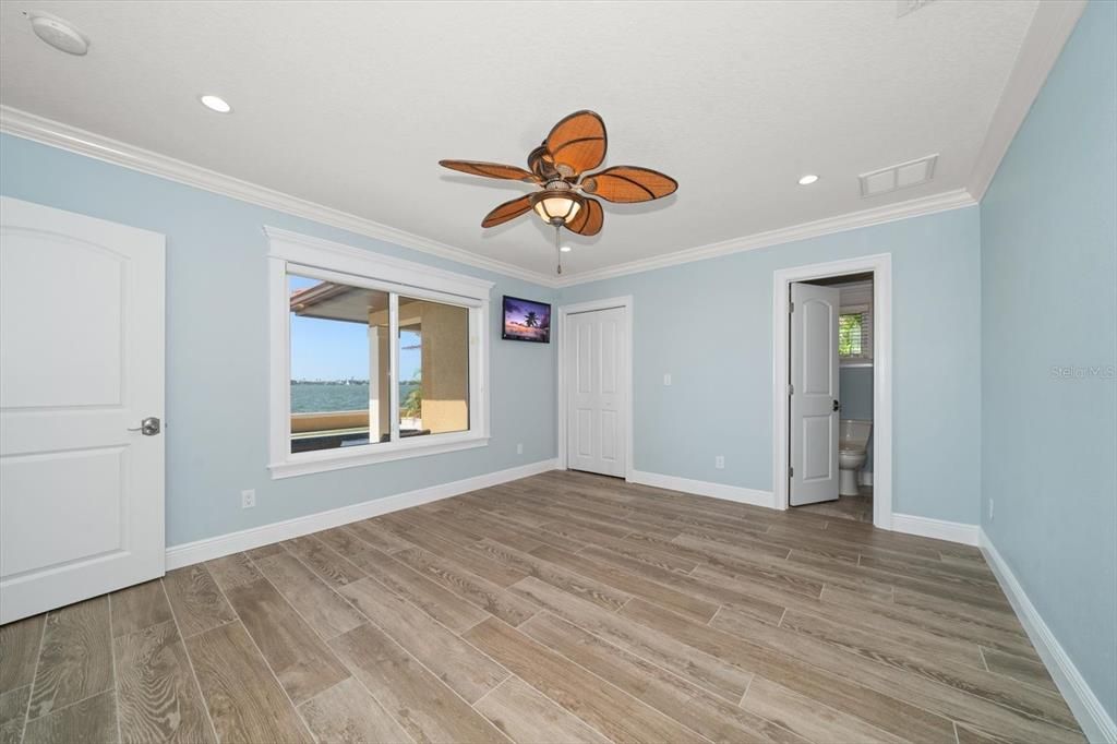 Activo con contrato: $2,475,000 (5 camas, 4 baños, 2993 Pies cuadrados)