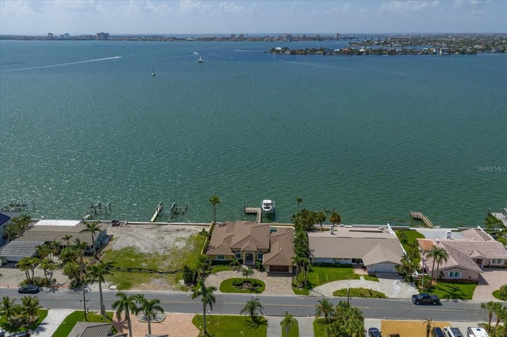 Activo con contrato: $2,475,000 (5 camas, 4 baños, 2993 Pies cuadrados)