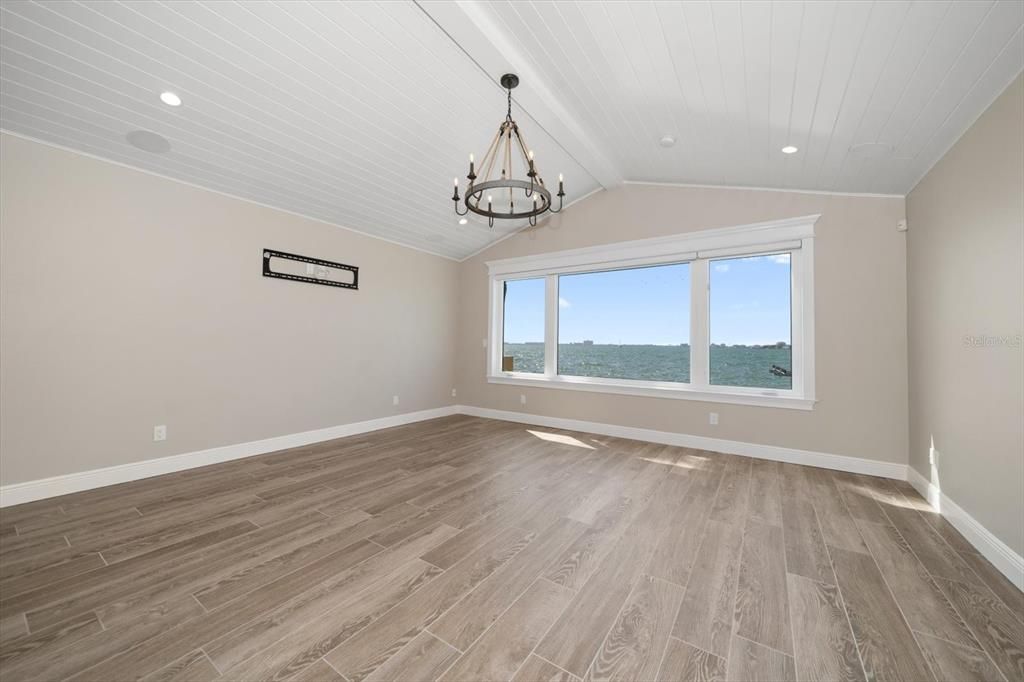 Activo con contrato: $2,475,000 (5 camas, 4 baños, 2993 Pies cuadrados)