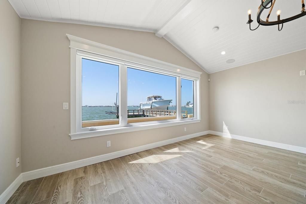 Activo con contrato: $2,475,000 (5 camas, 4 baños, 2993 Pies cuadrados)